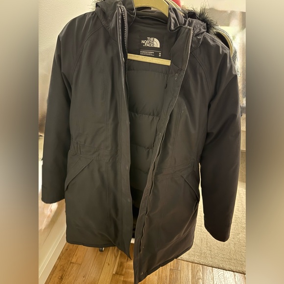 The North Face Hyvent Arctic Parka - Picture 5 of 10